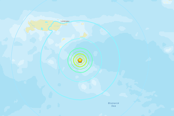 Papua Yeni Gine’de deprem<