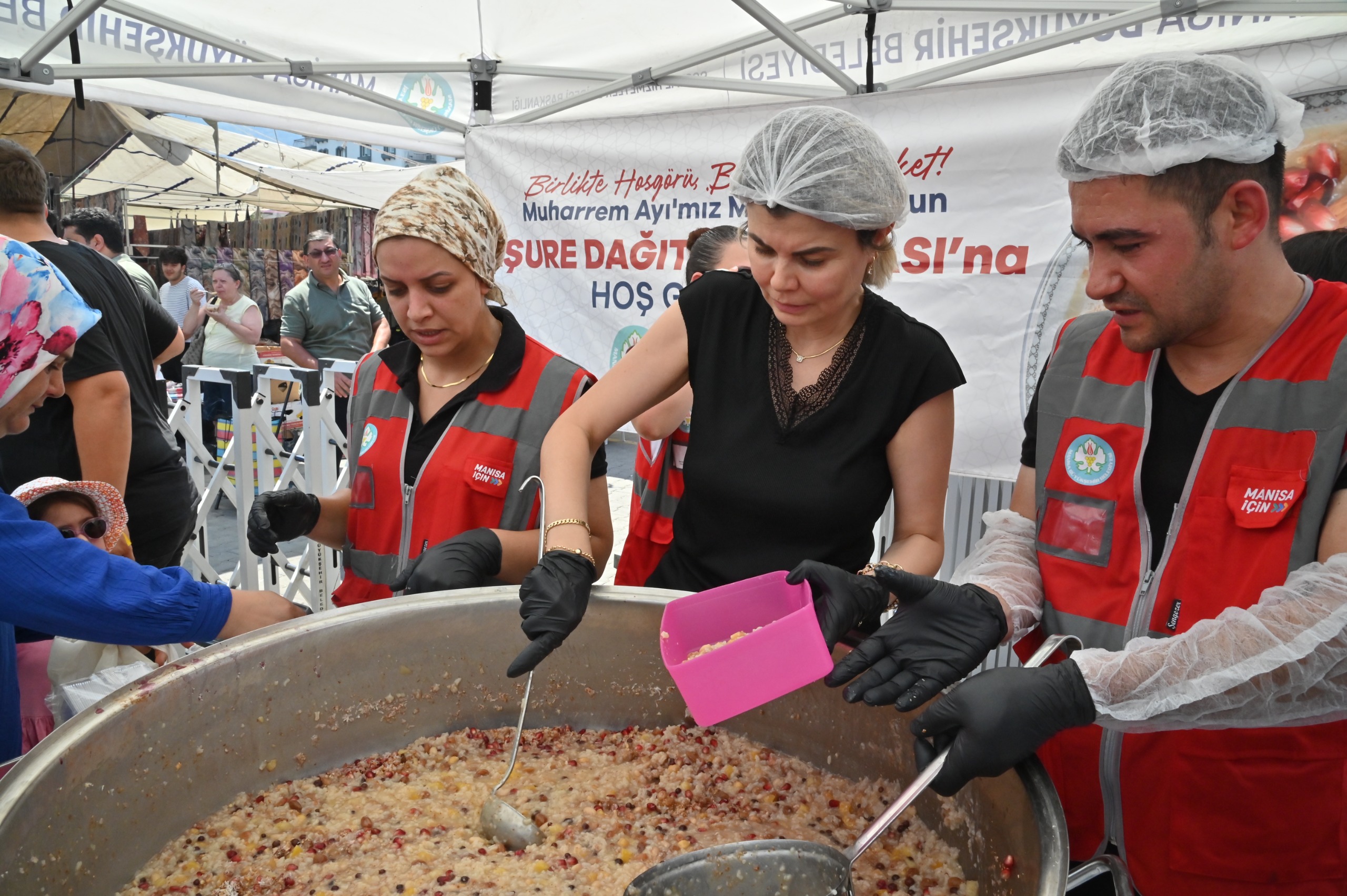 Manisa Büyükşehir Belediyesi'nden çölyak hastalarına özel aşure