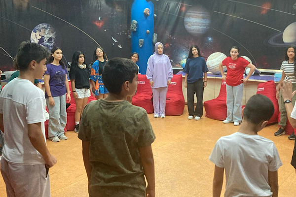 Bornova’da çocuklar için bilim atölyesi düzenlendi<