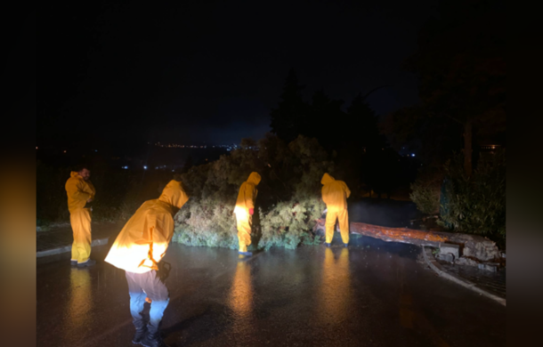 Pamukkale'de ekipler fırtına sonrası teyakkuza geçti