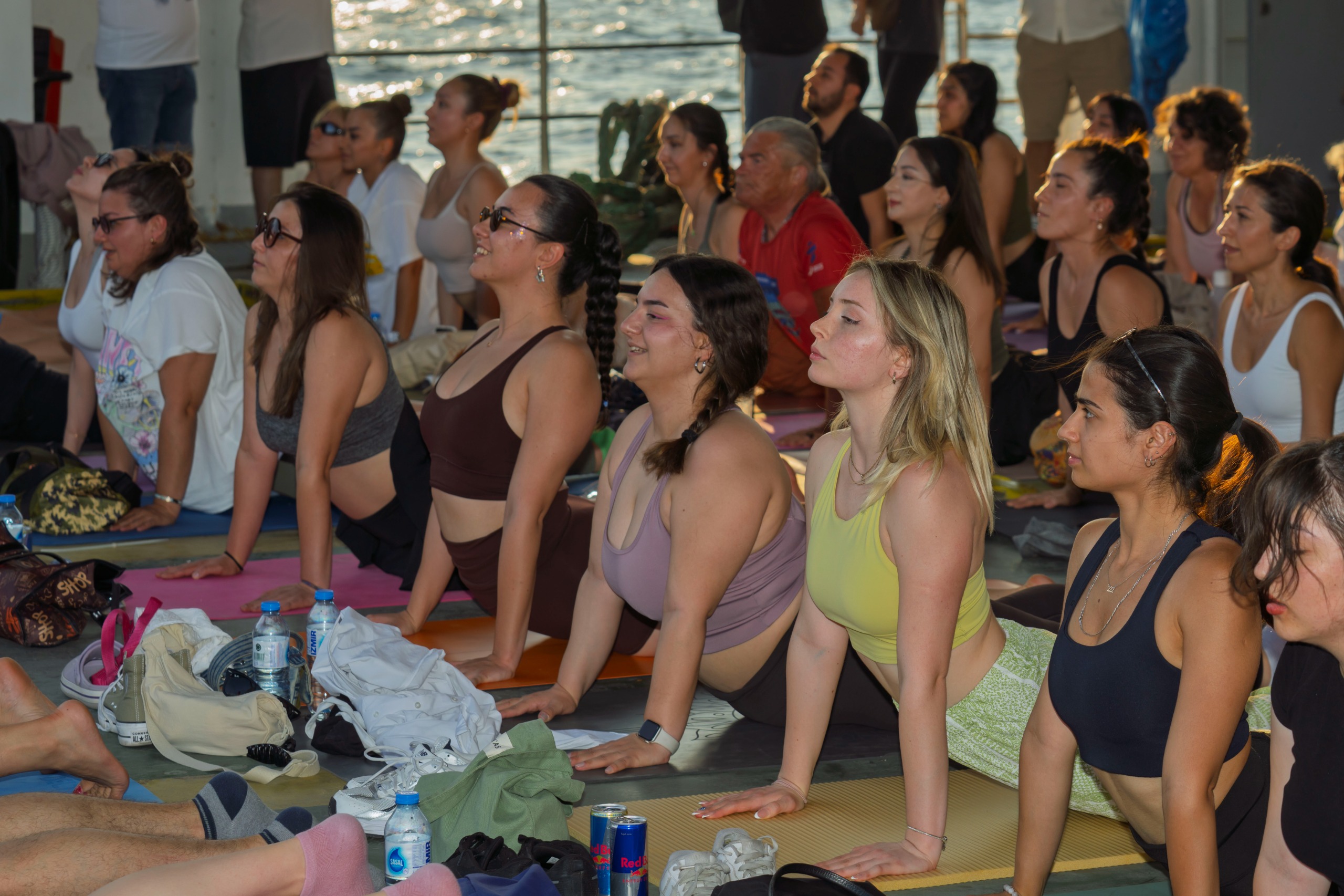 İzmir Büyükşehir Belediyesi'nden yoga etkinliği<