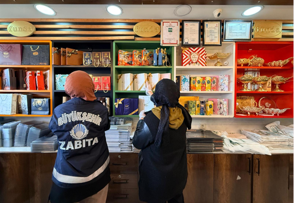 Van'da bayram öncesi tatlı ve marketlere denetim<