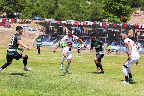 30 Ağustos Fındıkpınarı Zafer Kupası Geleneksel Futbol Turnuvası başladı<