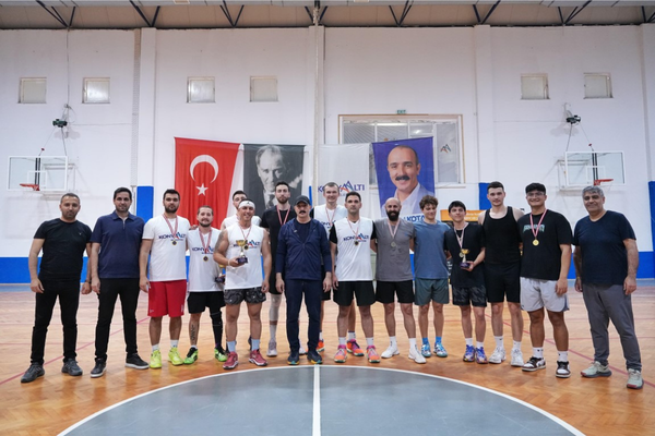 Konyaaltı’nda 3x3 Basketbol Turnuvası tamamlandı<