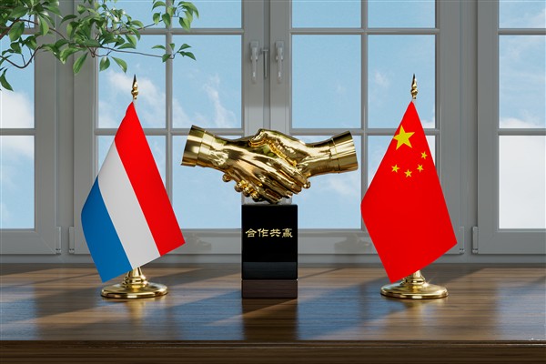 Wang Yi, Hollandalı mevkidaşı Berendsen’le görüştü<