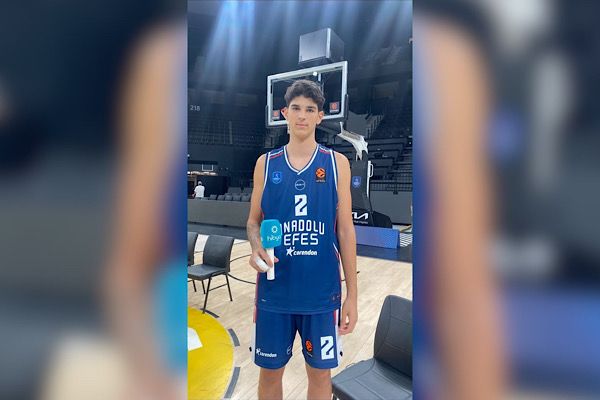 Darius Karutasu: Anadolu Efes forması her küçük oyuncunun hayalidir<