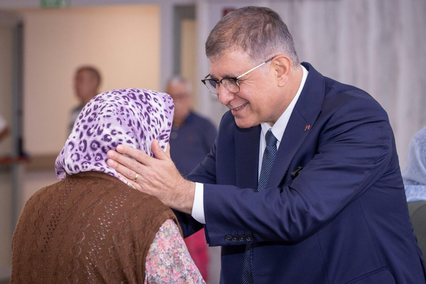 İzmir Büyükşehir Belediyesi emekli desteklerini artırdı