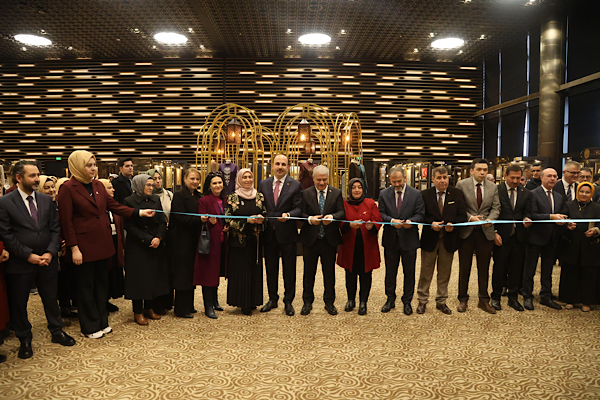 Konya’da 17. Altın Dokunuşlar Festivali ve Gazze Kermesi açıldı<
