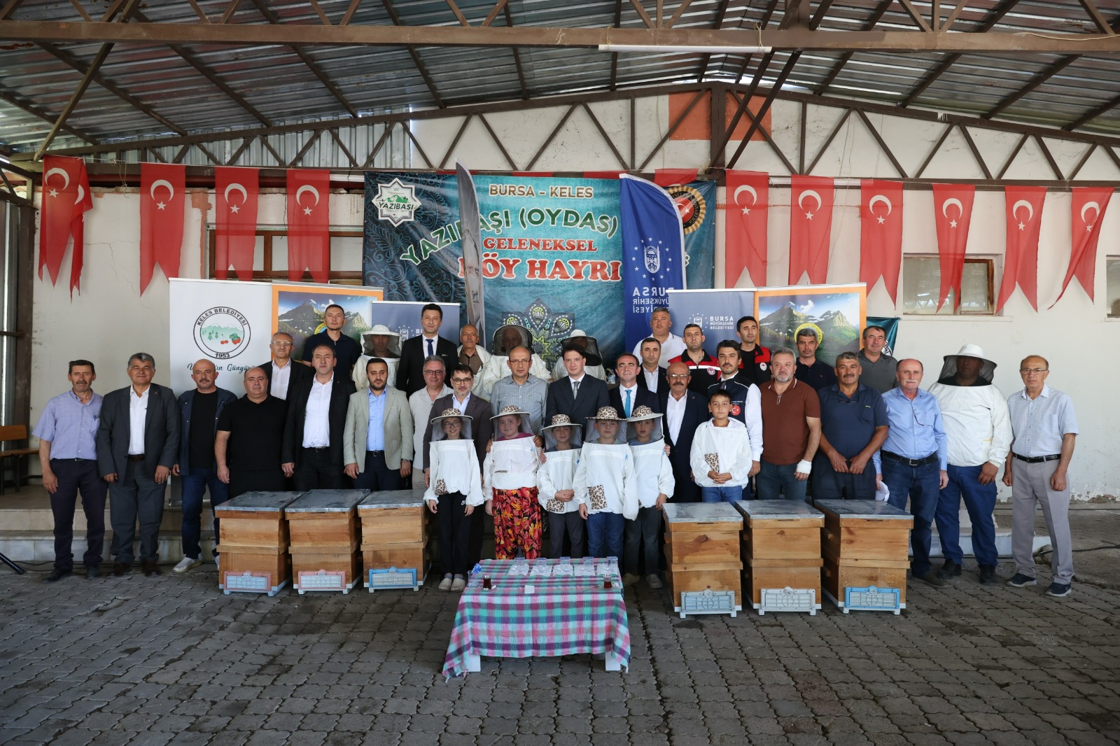 Bursa'da Keles’te arıcılara kovan desteği