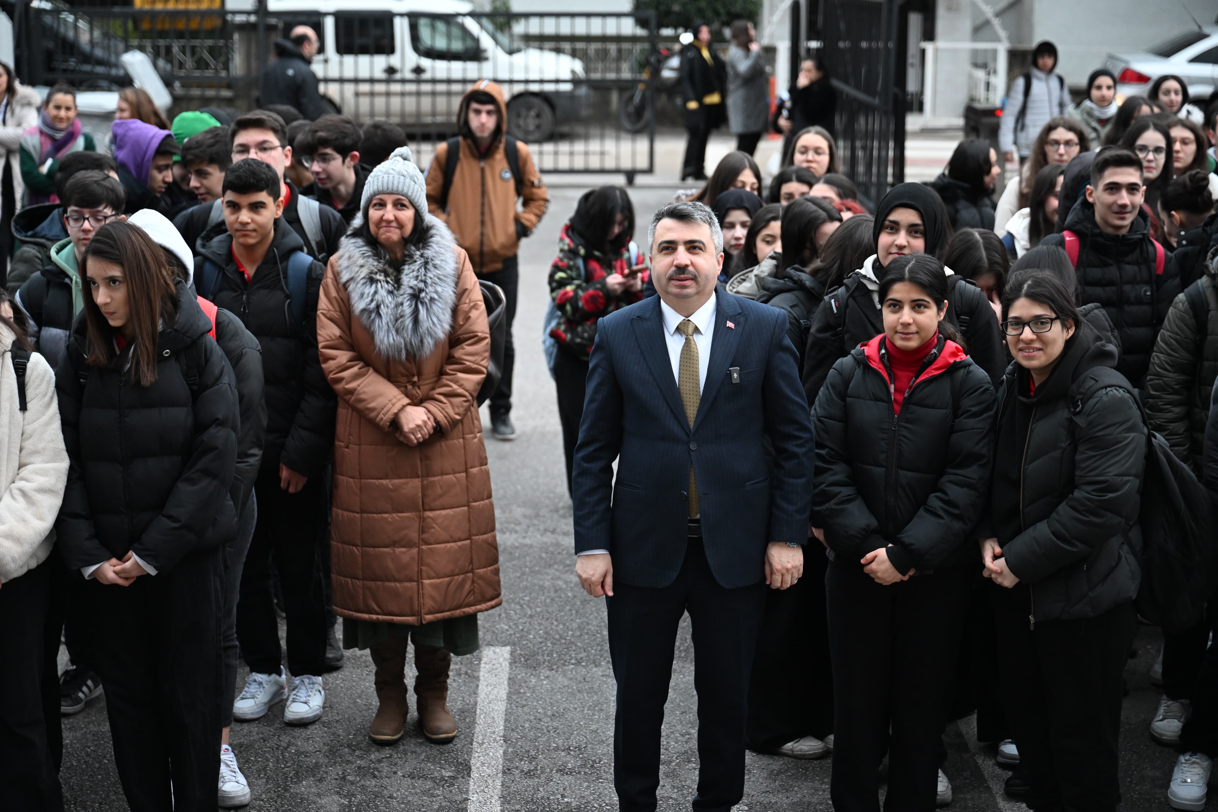 Başkan Yılmaz, Yıldırım Mesleki ve Teknik Anadolu Lisesi öğrencileriyle bir araya geldi