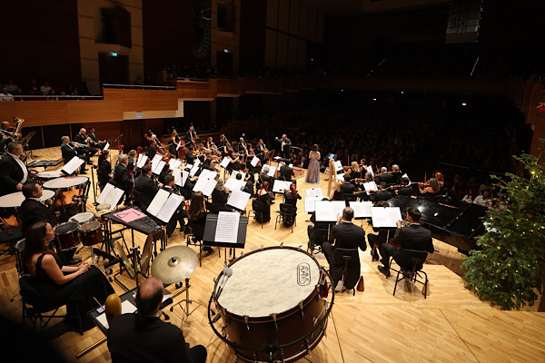 İzmir’de yeni yıla özel senfoni konseri düzenlendi<