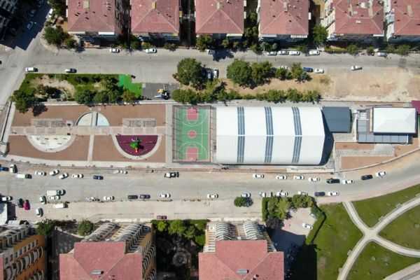 Başharık Gençlik ve Spor Merkezi açılışa hazırlanıyor<