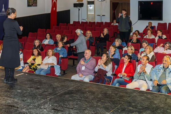 İzmir’de 3. Yaş Üniversitesi’nde son dönem heyecanı<