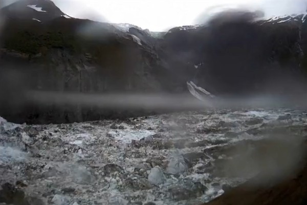  Alaska'da buzul erimesi, rekor seviyede sel korkusunu artırıyor<
