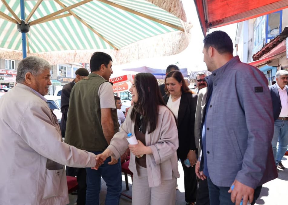 Ağrı Belediyesi'nden esnaf ve halkla buluşma<