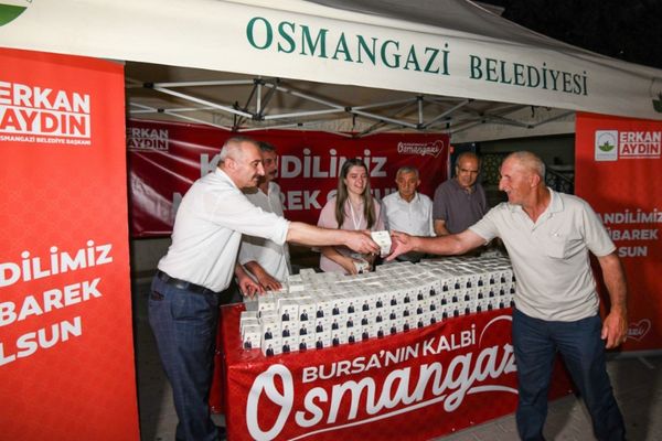 Osmangazi’de Mevlit Kandili’nde kandil simidi ikramı<