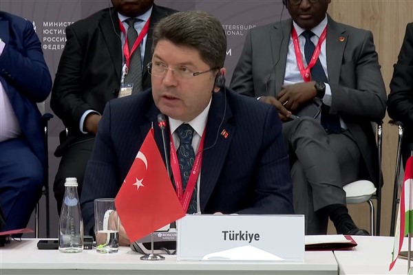 Bakan Tunç: Tehdit ve hakaret, gazetecilik perdesi arkasına saklanarak meşrulaştırılamaz