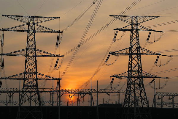 Xinjiang’dan iletilen “yeşil” elektrik miktarı 300 milyar kilovatsaati aştı<