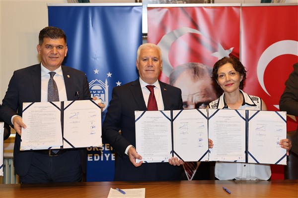 Bursa Büyükşehir’de toplu sözleşme için imzalar atıldı 