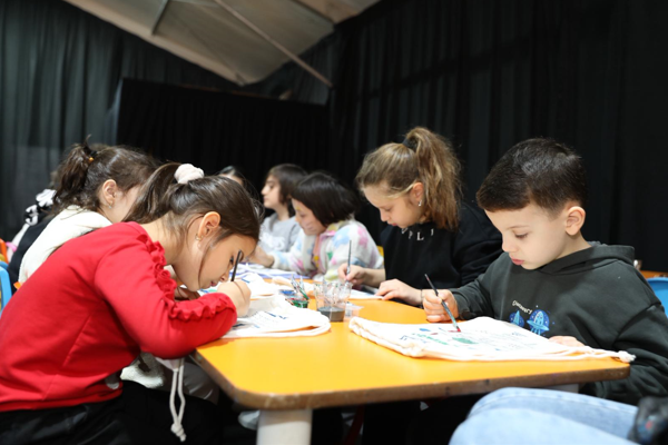 Samsun'da kurulan Bayram Sokağı, vatandaşlardan ilgi görüyor<