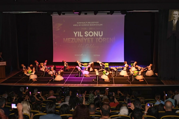 Konyaaltı’nda kreş mezuniyet töreni düzenlendi<