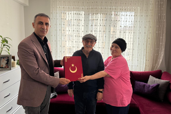 İzmit Belediyesi'nden ilçedeki Kıbrıs gazilerine ziyaret<