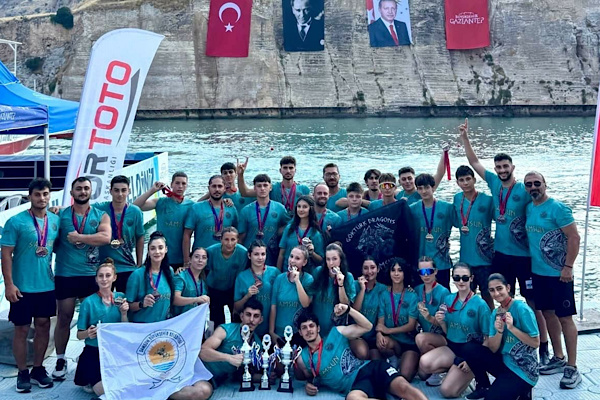 Samsun Büyükşehir Spor Kulübü Dragon Bot Şampiyonası’nda 3 kupa kazandı<
