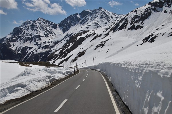 Meteoroloji’den kuvvetli rüzgar, çığ tehlikesi ve kar erimeleri ile buzlanma uyarısı