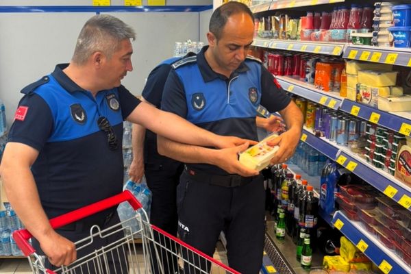 Gemlik’te market denetimlerinde fiyat farkı tespit edildi<