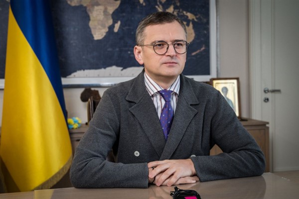 Ukrayna Dışişleri Bakanı Kuleba, Polonyalı mevkidaşı Sikorski ile telefonda görüştü