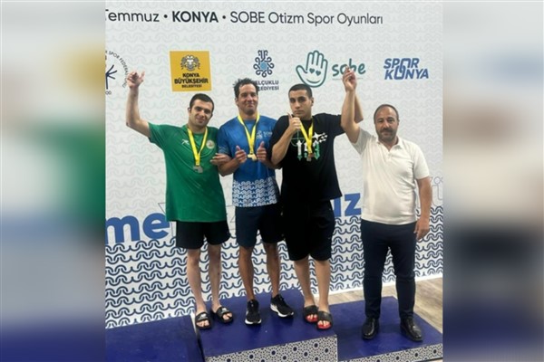 Milli yüzücü Ali Şirolu'dan Türkiye birinciliği<