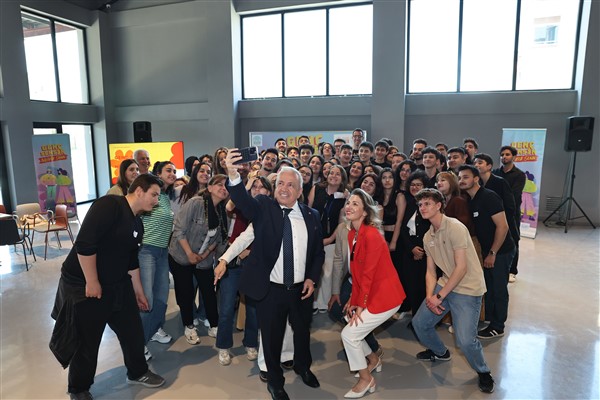 Başkan Özdemir, gençlerle buluştu <
