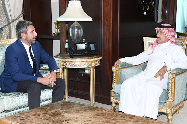 Al Hammadi, Gürcistan'ın Katar Büyükelçisi Avaliani ile görüştü<