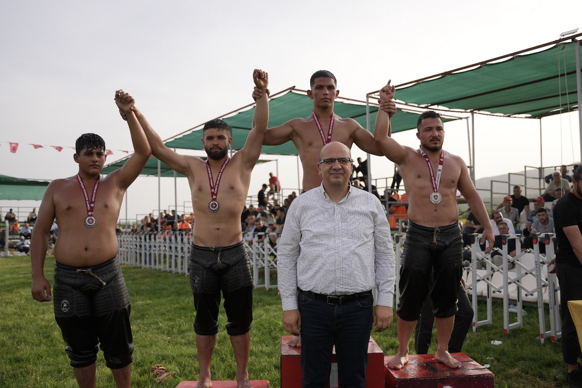 566. Akhisar Çağlak Yağlı Güreşleri gerçekleşti<