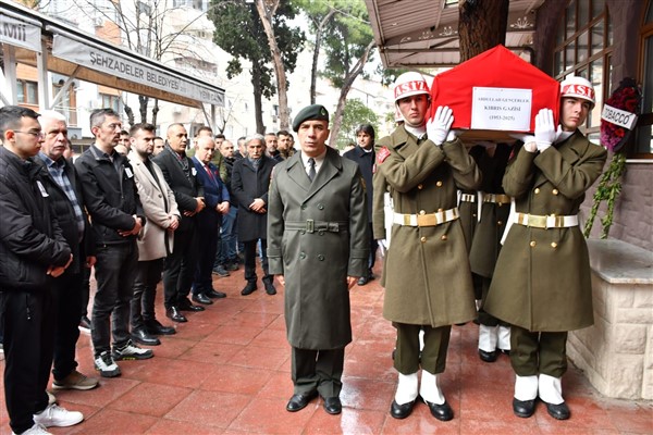 Manisalı Kıbrıs gazisi Gençerler'in cenazesi askeri törenle defnedildi