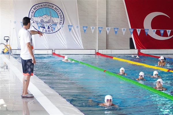 Erciyes Yüksek İrtifa Kamp Merkezi, Bolu Yüzme Kulübü'nü ağırlıyor