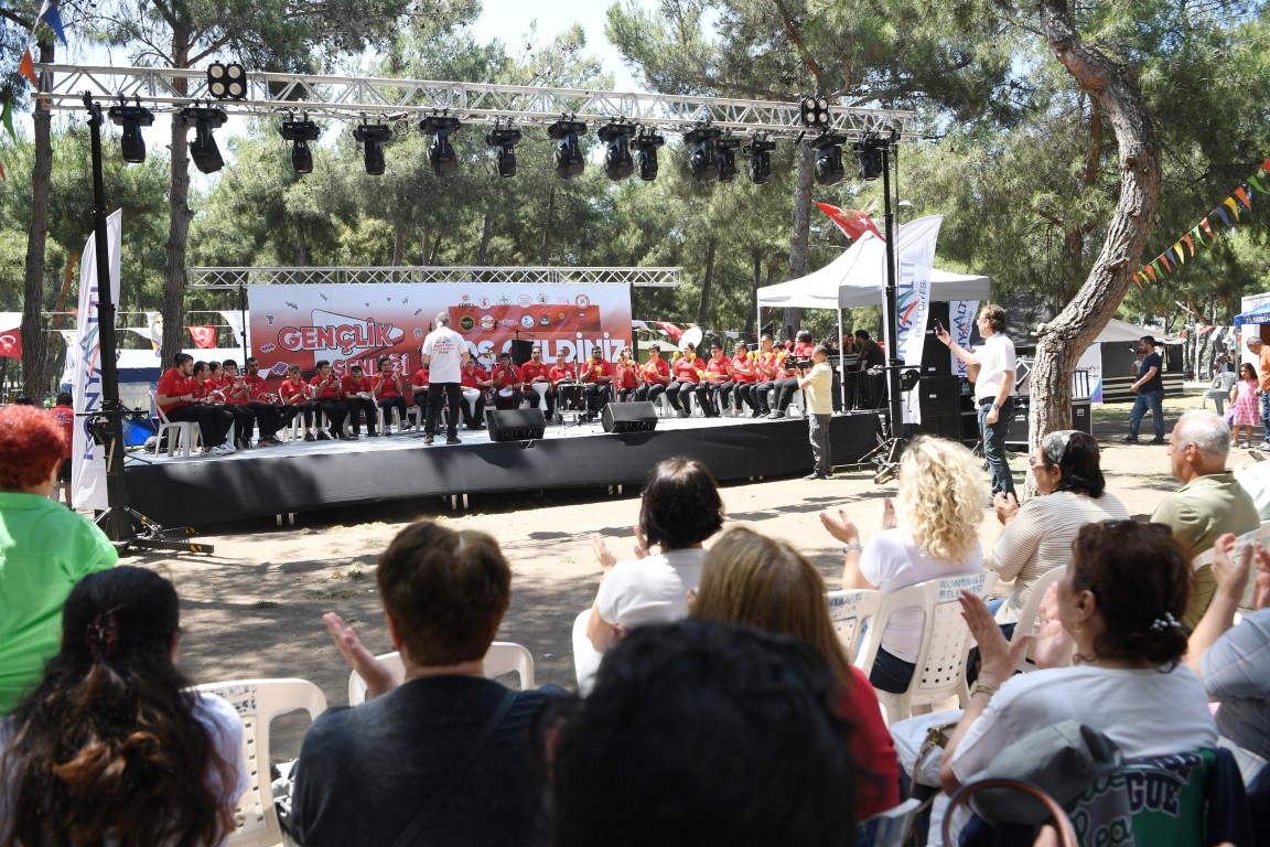 Konyaaltı Belediyesi’nden 19 Mayıs kutlamaları<