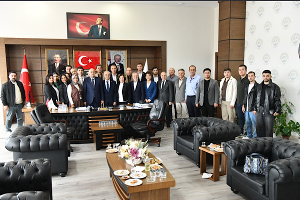 AK Parti Çanakkale Milletvekili Gider, Keşan Belediyesi'ni ziyaret etti<