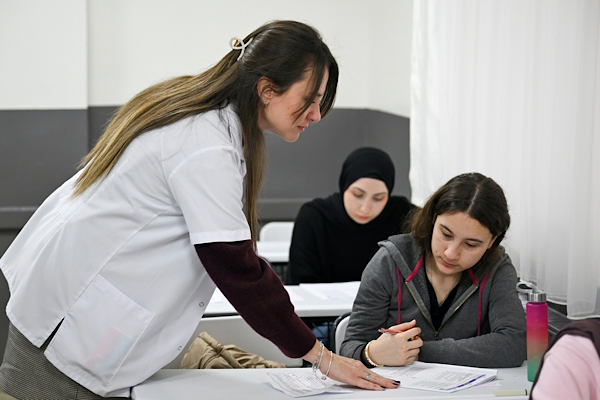 Bornova'da öğrencilere ücretsiz TYT ve LGS deneme sınavı desteği