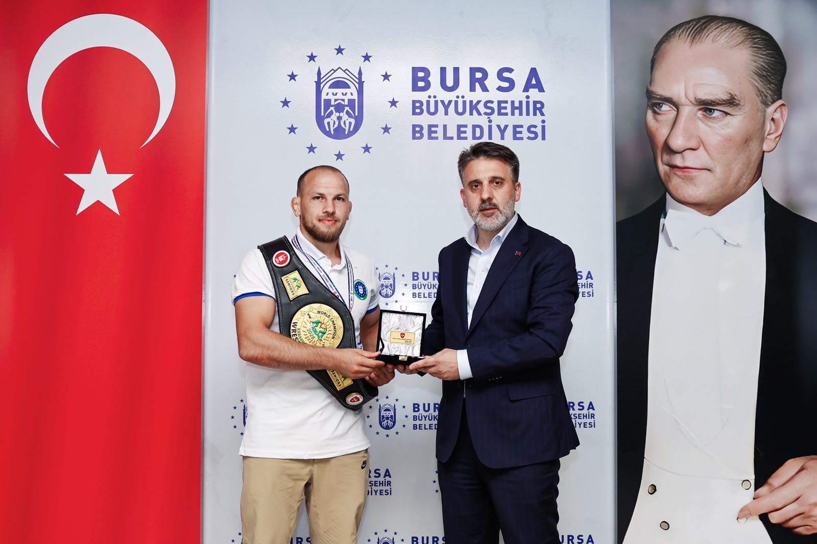Başkan Vekili Biba'dan dünya şampiyonu güreşçi Fazlı Eryılmaz’a tebrik<