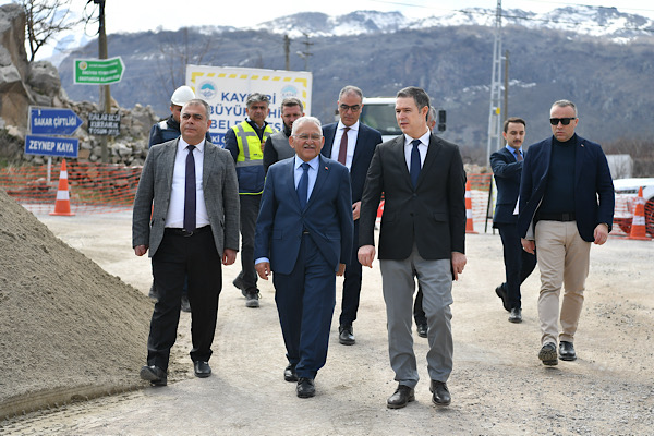 Başkan Büyükkılıç, Sakarçiftliği Mahallesi’nde yürütülen çalışmaları inceledi<