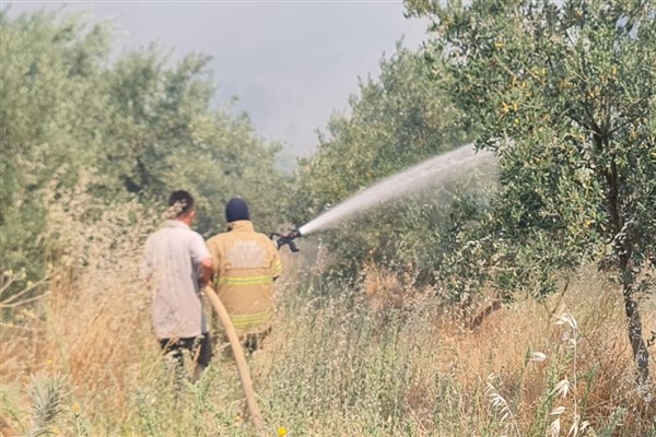 Ödemiş’te yangınla mücadele sürüyor<