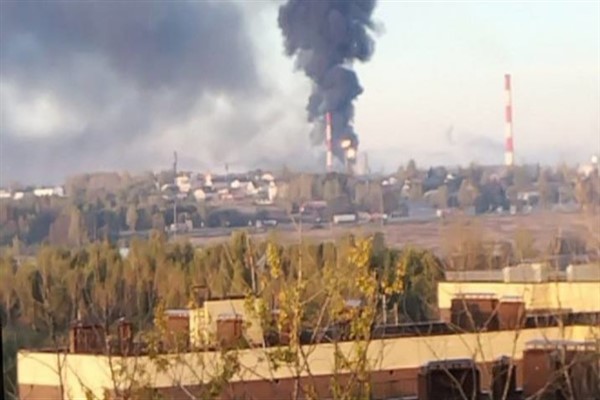 Yaroslavl'daki iki petrol rafinerisi Ukrayna drone saldırısında hasar gördü<