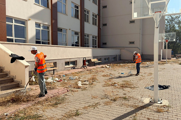Yenimahalle’de 113 okul bahçesi düzenlendi