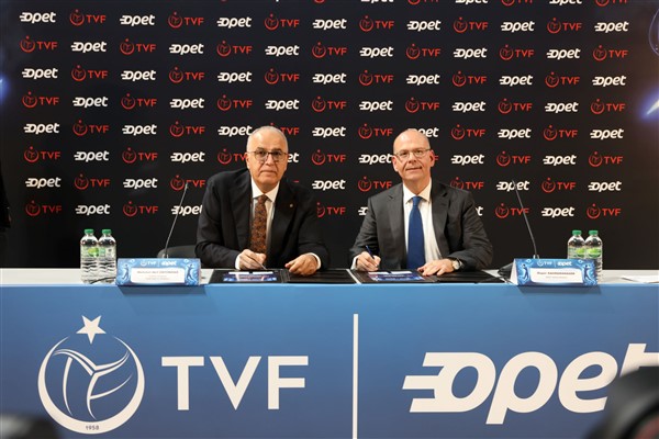 Voleybol milli takımlarının “enerjisi” OPET’ten<