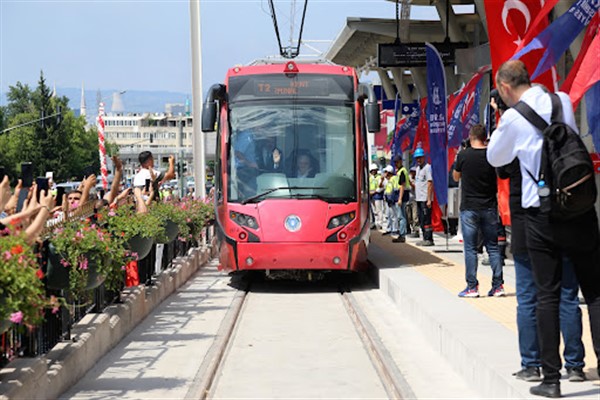 Bursa'da bayramın son günü toplu taşımada yoğunluk