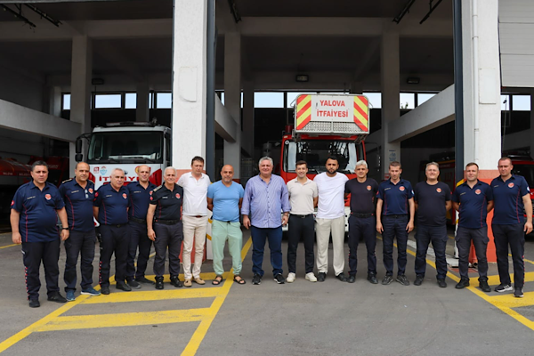 Yalova Belediye Başkanı Gürel’den itfaiye personeline ziyaret 