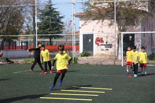 Altay: Spor Okullarımıza 13 bin 382 öğrencimiz kayıt yaptırdı<