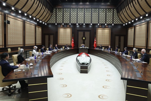 Erdoğan, Cumhurbaşkanlığı Politika Kurullarının başkan vekillerini kabul etti<