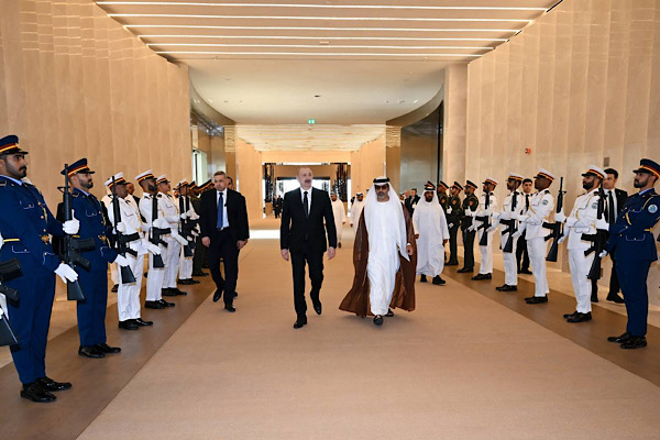 Azerbaycan Cumhurbaşkanı Aliyev, BAE ziyaretini tamamladı<